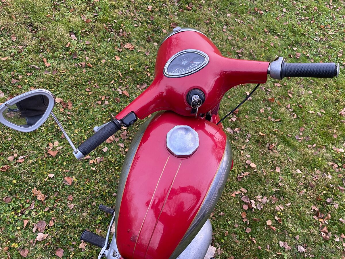 JAWA PANELKA 350 360 - 9