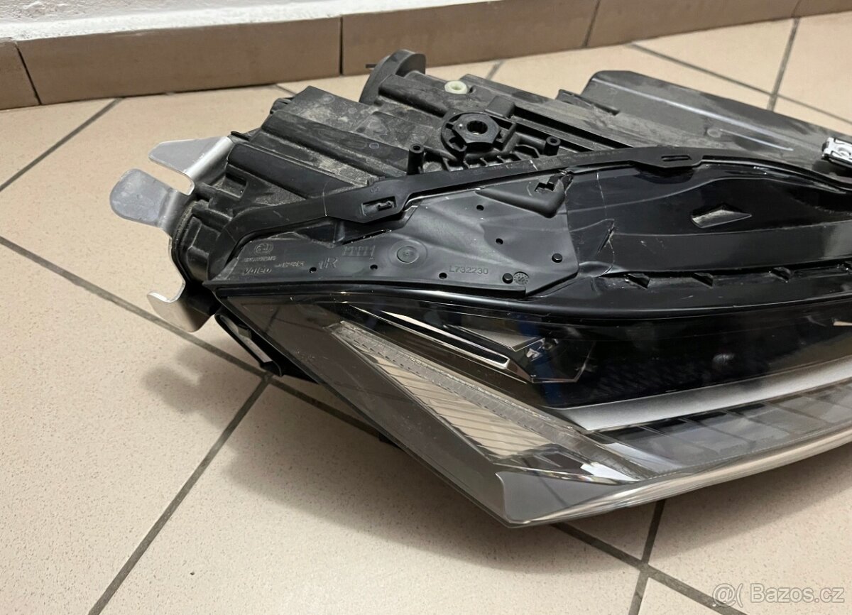 Škoda Superb 4 IV prední prave svetlo Matrix led 3P1 - 9