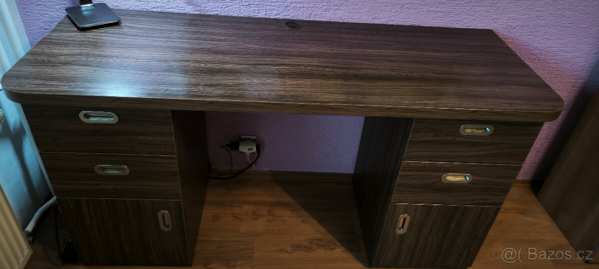 Prodám zachovalý dětský psací stůl - 9