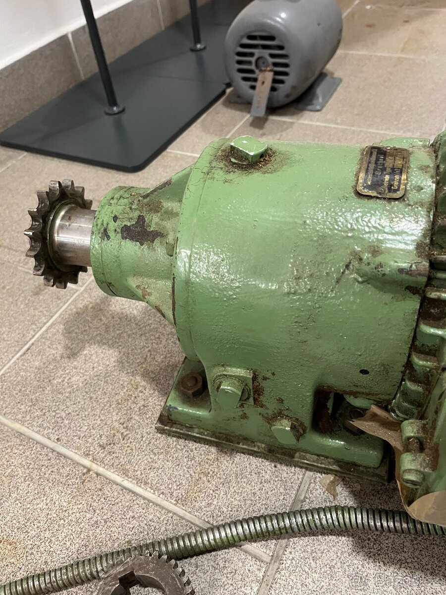 Prodám el.motor s převodovkou - 9