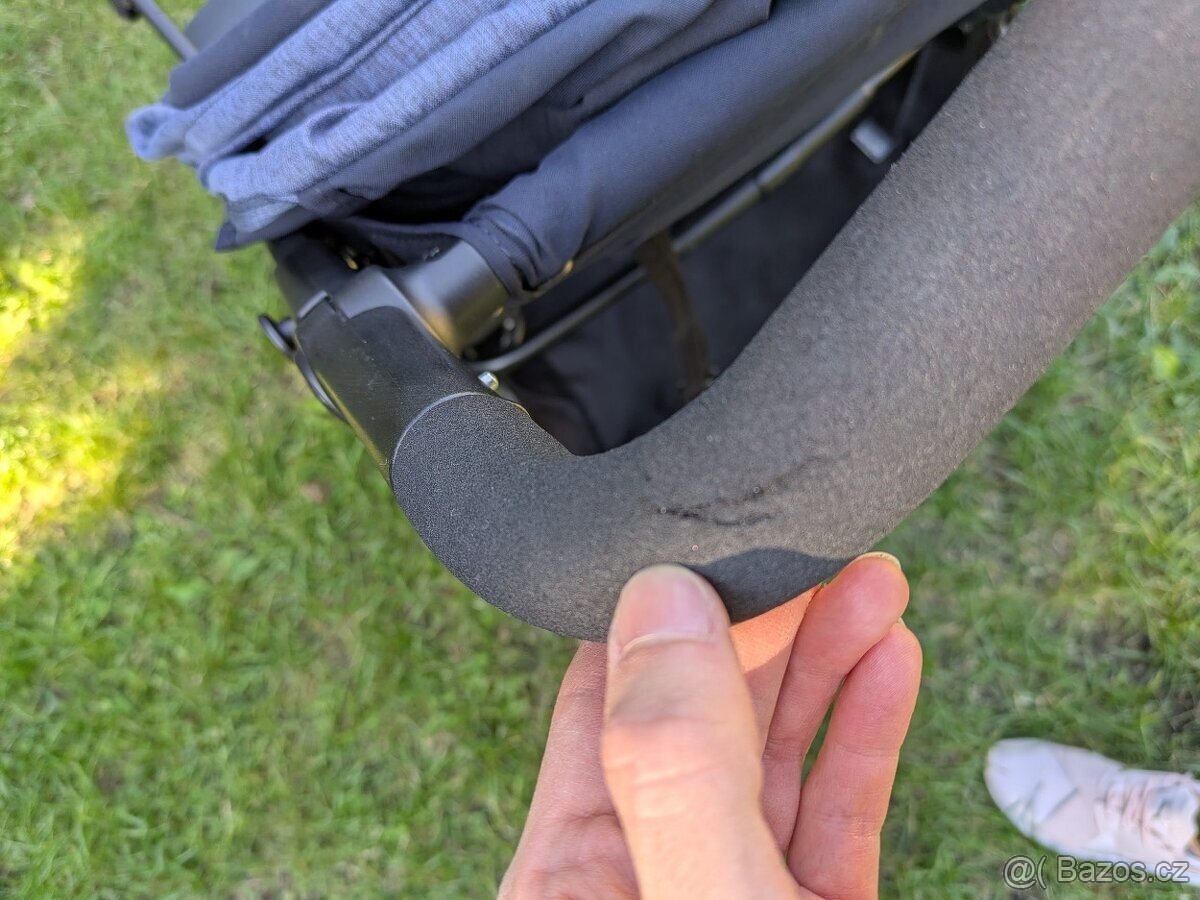 Dvojkočárek / kombinovaný kočárek / sourozenecký kočárek - 9