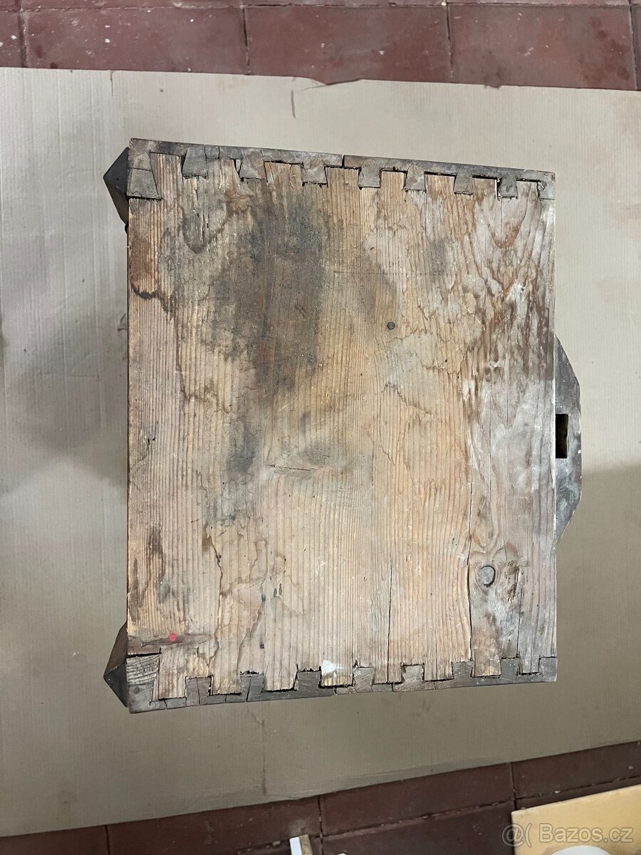 Starožitná skřiň / skřiňka - 9
