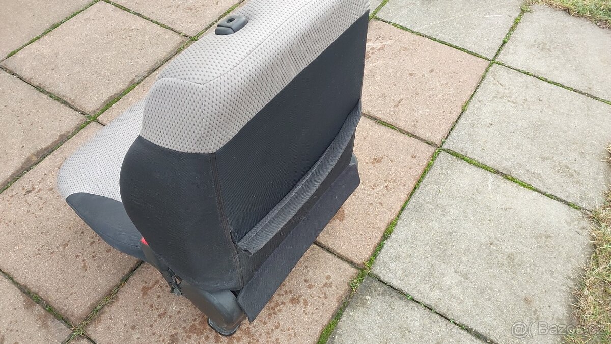 Mitsubishi L200 DID sedadlo spolujezdec - 9