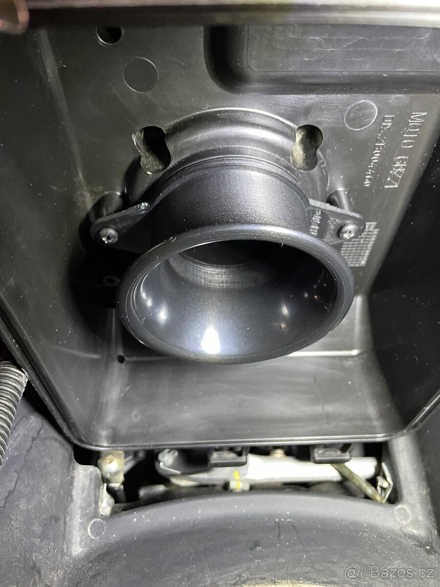 Moto Guzzi V85TT velocity stack - 9