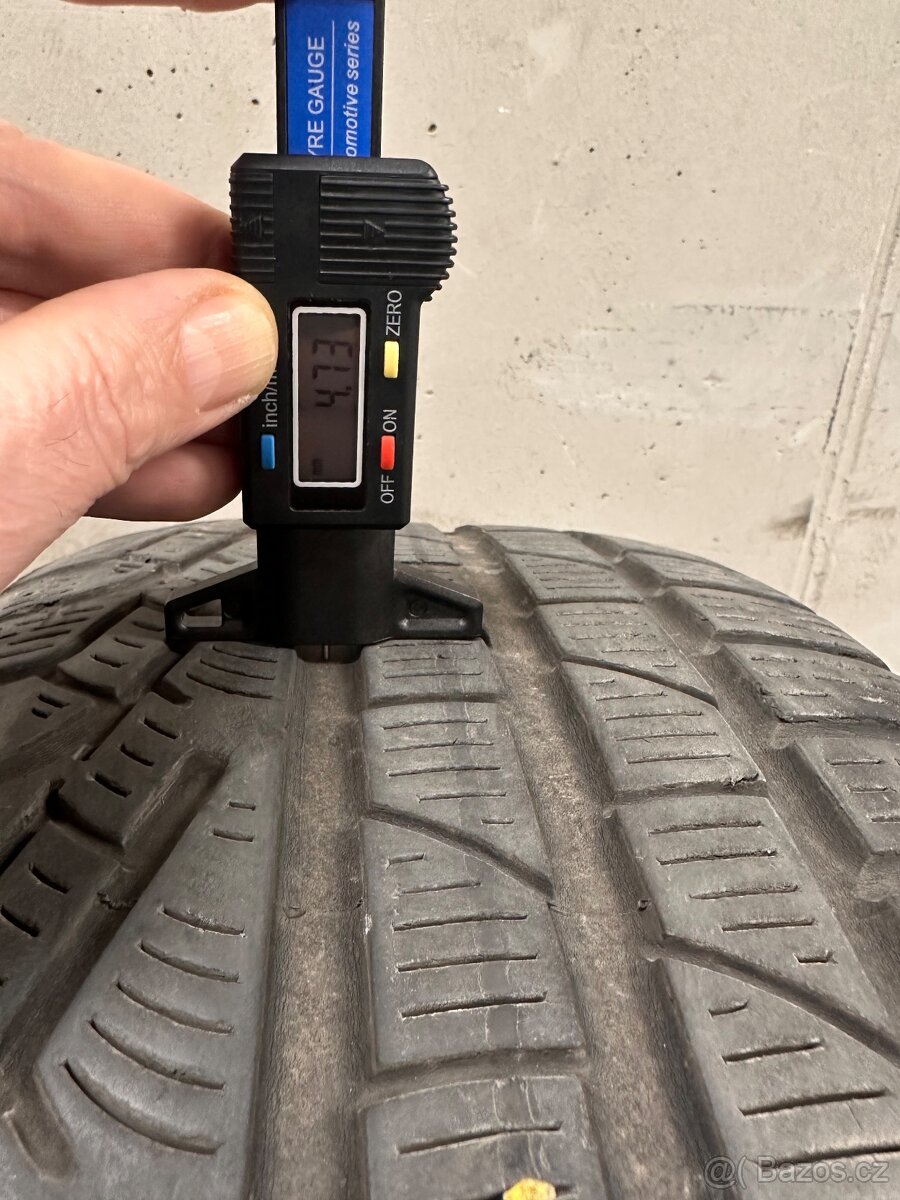 2x PIRELLI SOTTOZERO WINTER 240 S.II 235/45/18 - 9