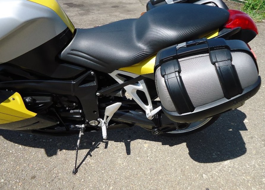 BMW K 1200 S + originál kufry rv: 2005 - 9