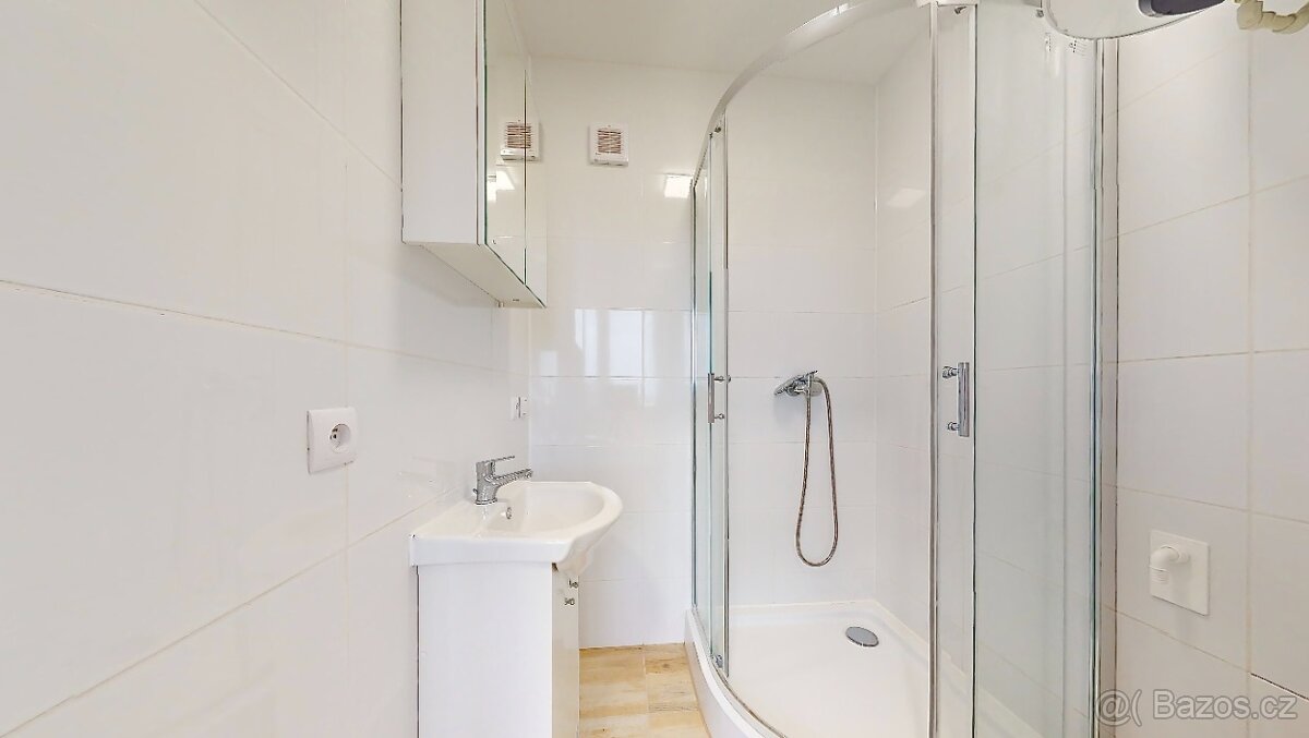 Prodej bytu 2+1 64 m² Javorník. - 9