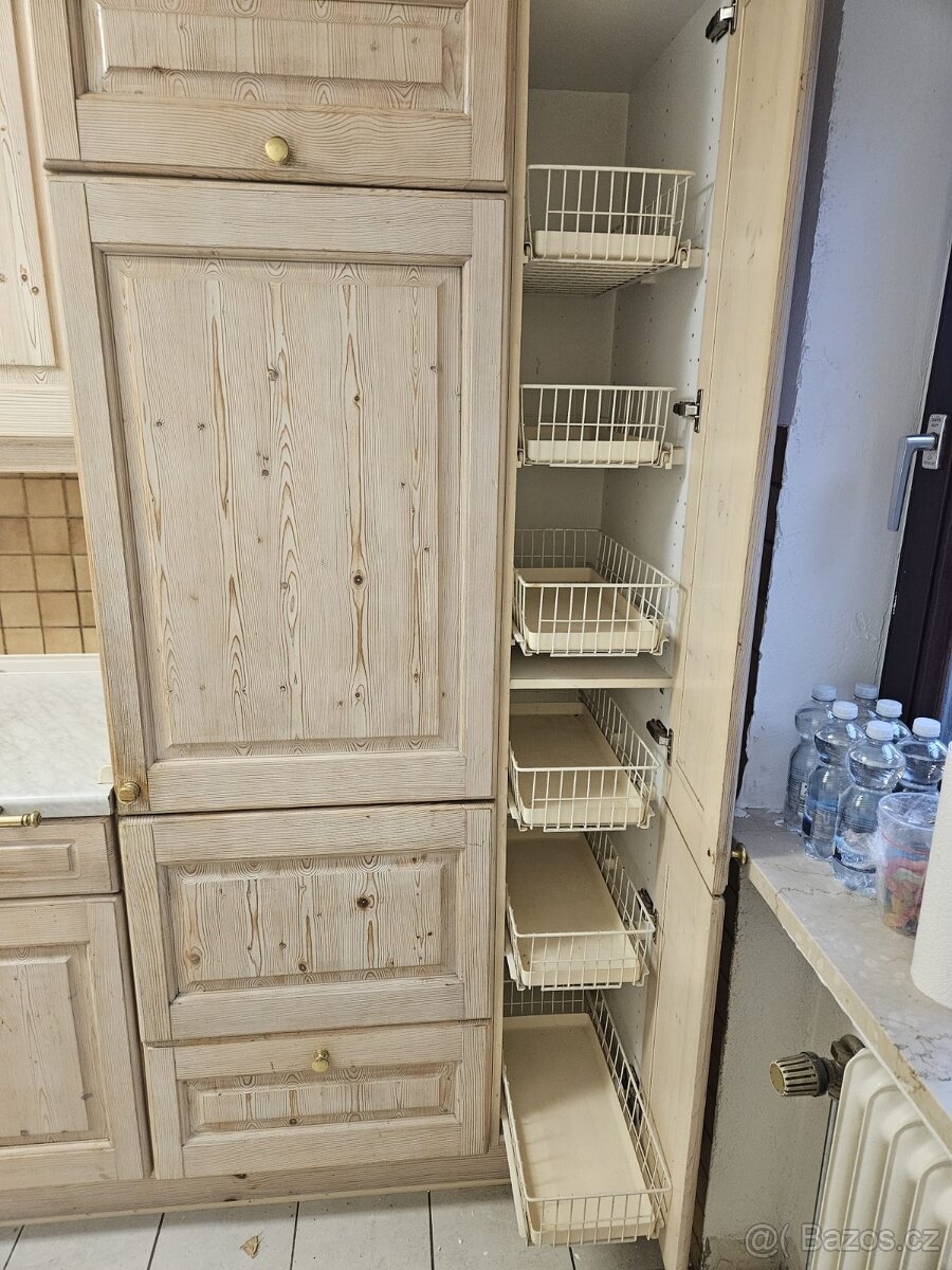 Masivní kuchyňská linka z Německa se spotřebiči - 9
