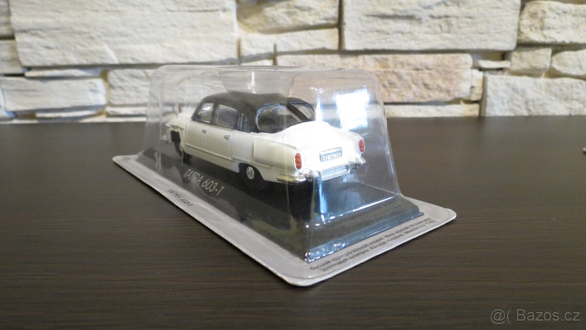 Autíčka modely Škoda, Tatra, Aston Martin, Maserati 1:43. - 9