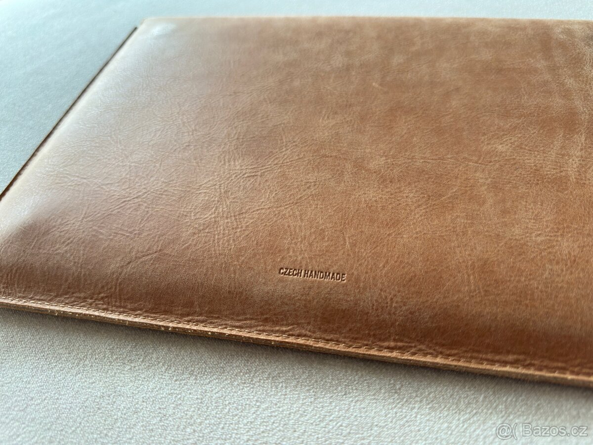 MacBook Pro 13" 2022 M2 / 8GB / 256GB - Vesmírně šedý - 9