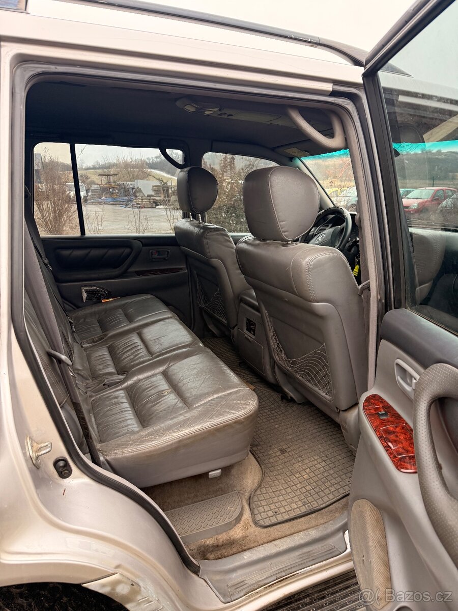 Toyota Land Cruiser 100 - 9