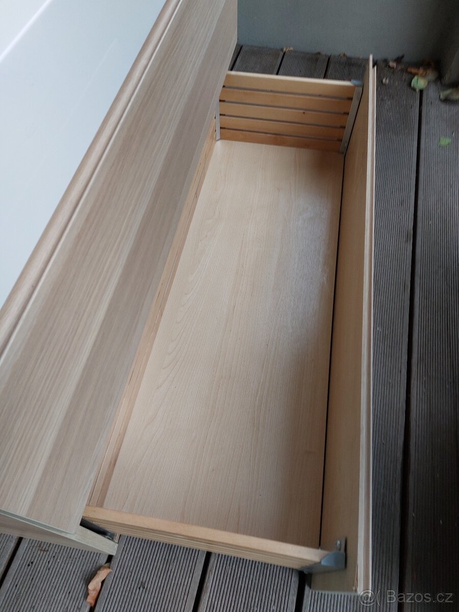 Umyvadlová skříňka s umyvadlem - 9