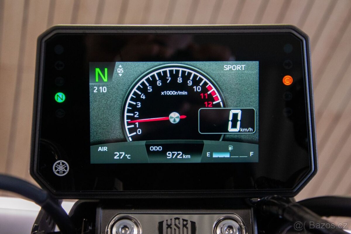 Yamaha XSR 900 - 9