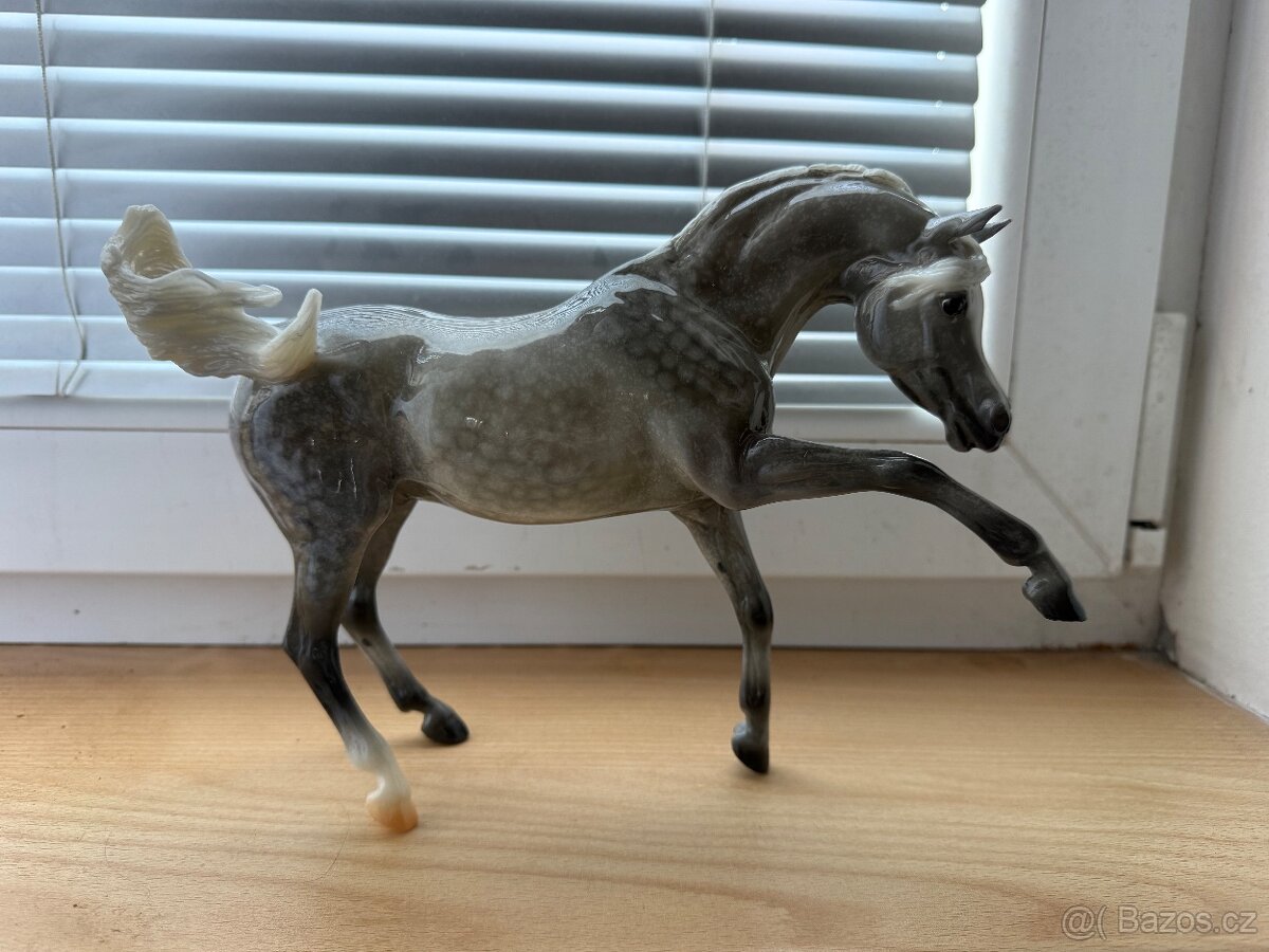 Breyer - 9