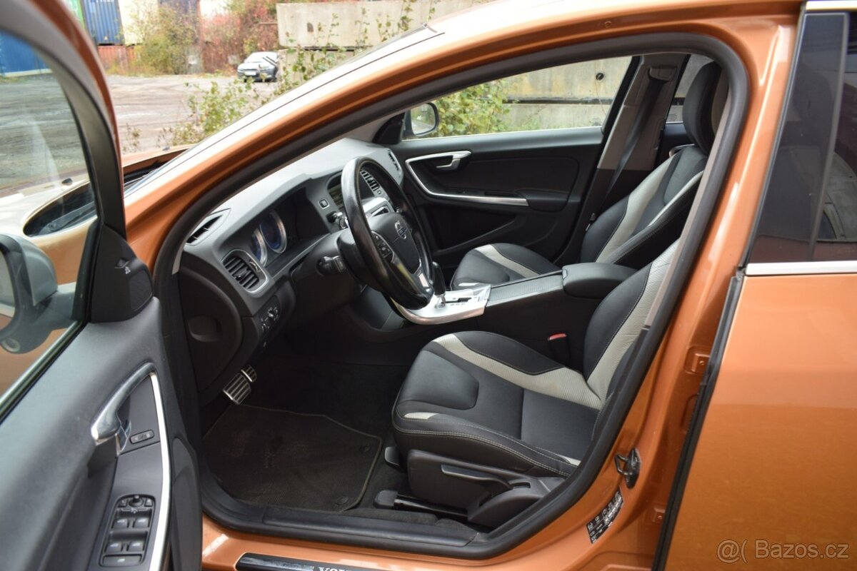 Volvo S60 D3 2.0D 120KW/Rdesign/AUTOMAT/ - 9