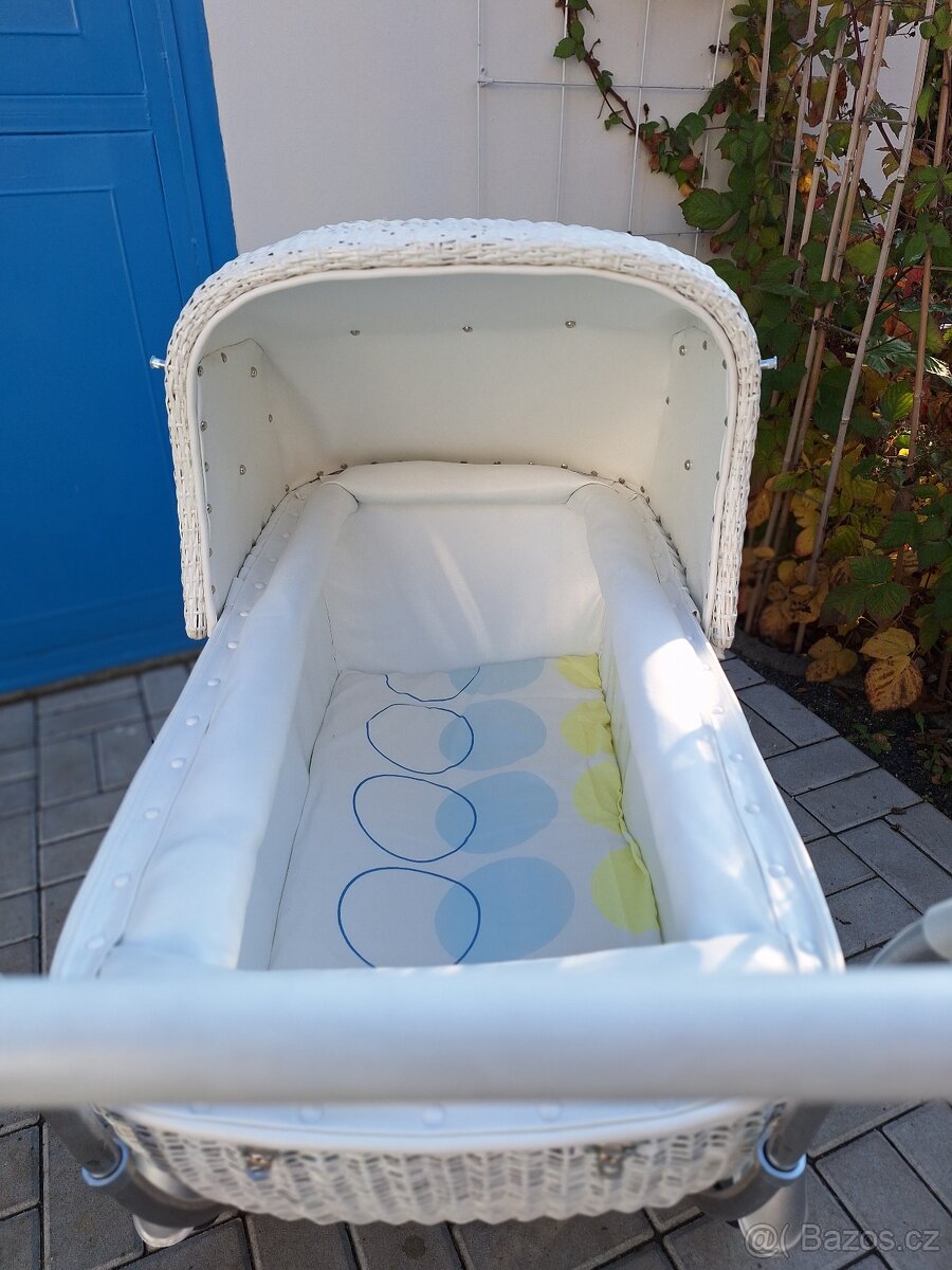 Retro proutěný kočárek Liberta pro dítě - 9