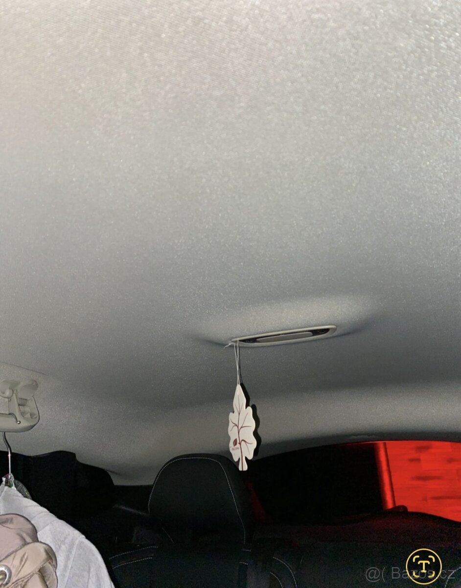 VOLVO V40, Diesel D3, 2012 - 9