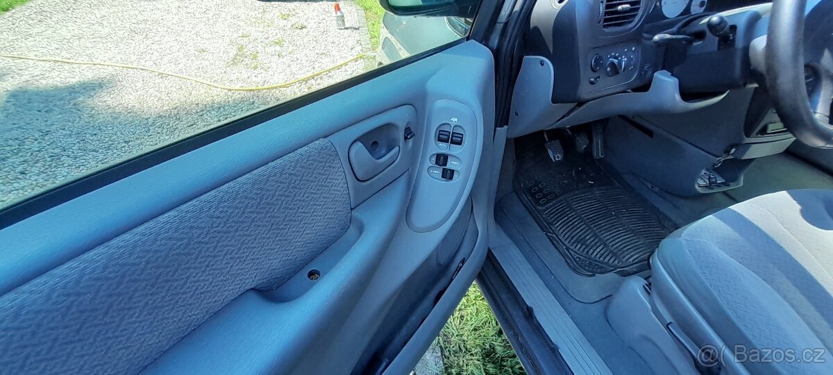 Chrysler Voyager 2.4 LPG - 9