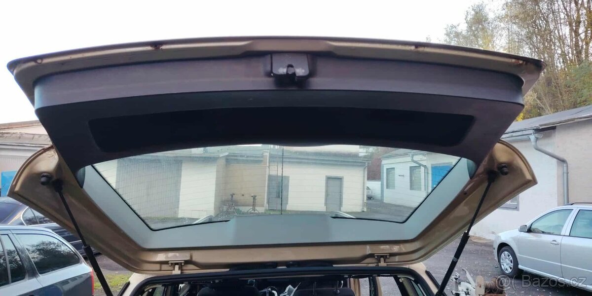 prodám 5.vrata na VW Golf 4 Variant a VW Bora Variant - 9