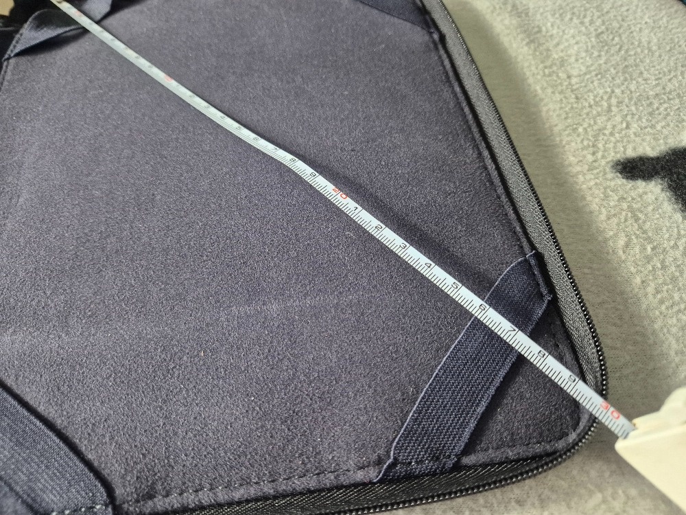 Tommy Hilfiger pouzdro na tablet - 9