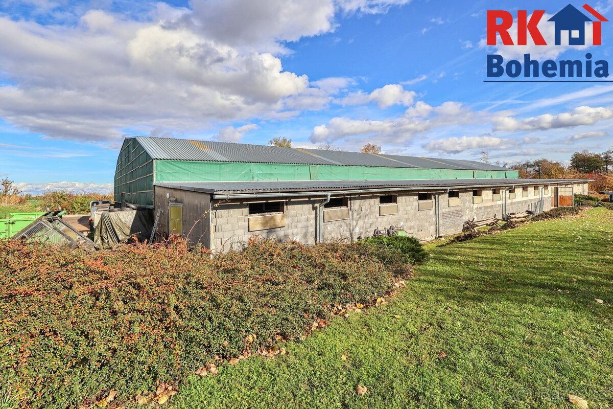 Prodej jezdeckého areálu s dlouholetou tradicí v obci Břežan - 9