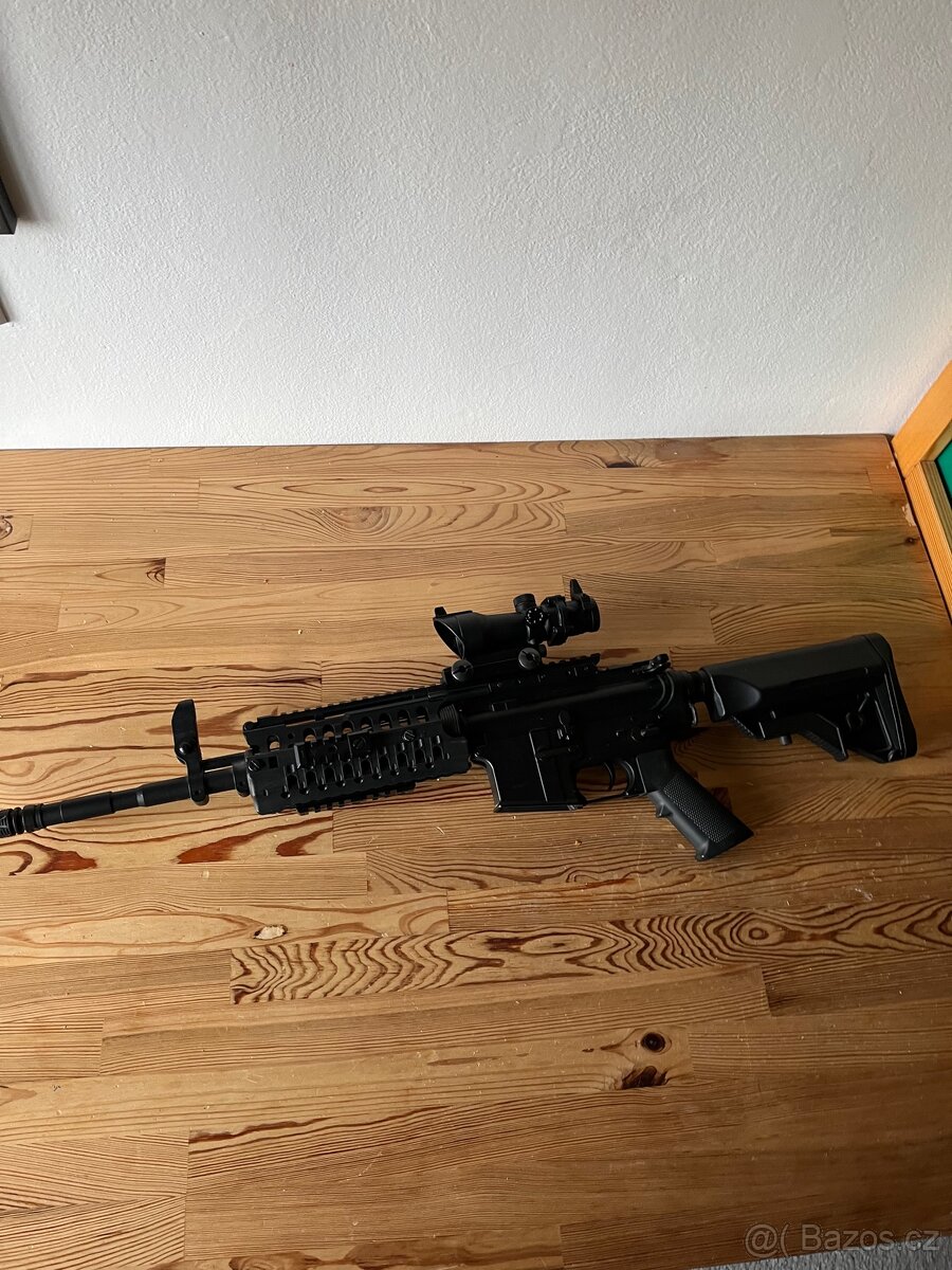 Airsoft M4 + výbava - 9