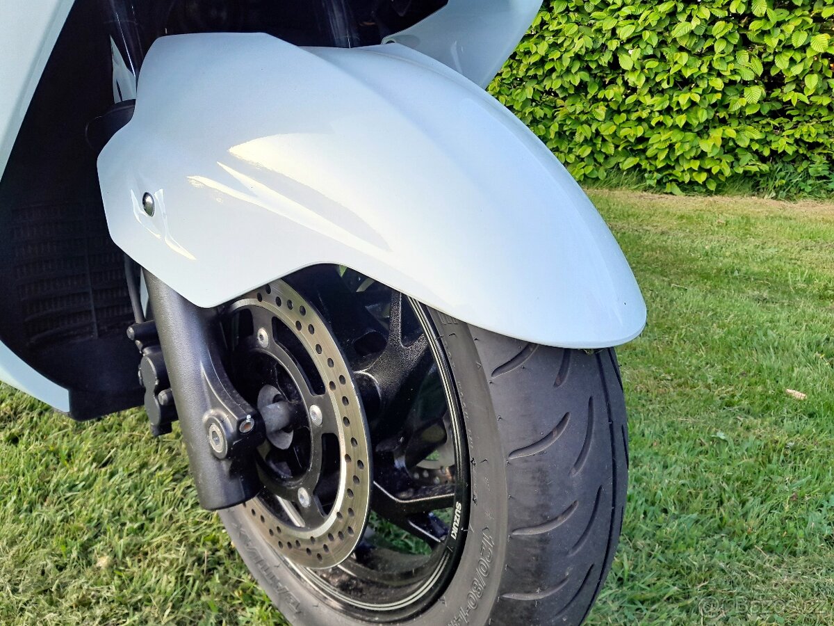 Suzuki Burgman 400i ABS - 9