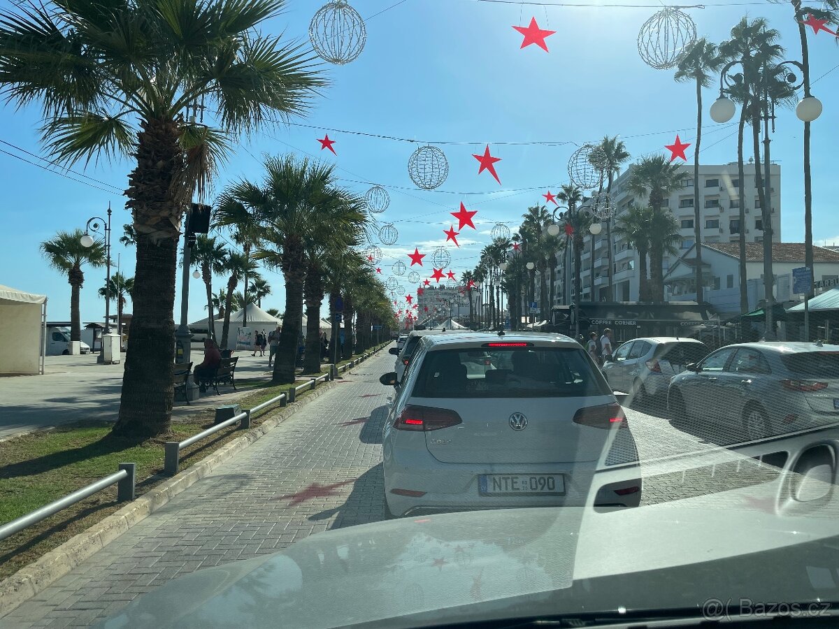 KYPR - LARNAKA, byt 3+1 s terasou, bazénem a park. stáním - 9