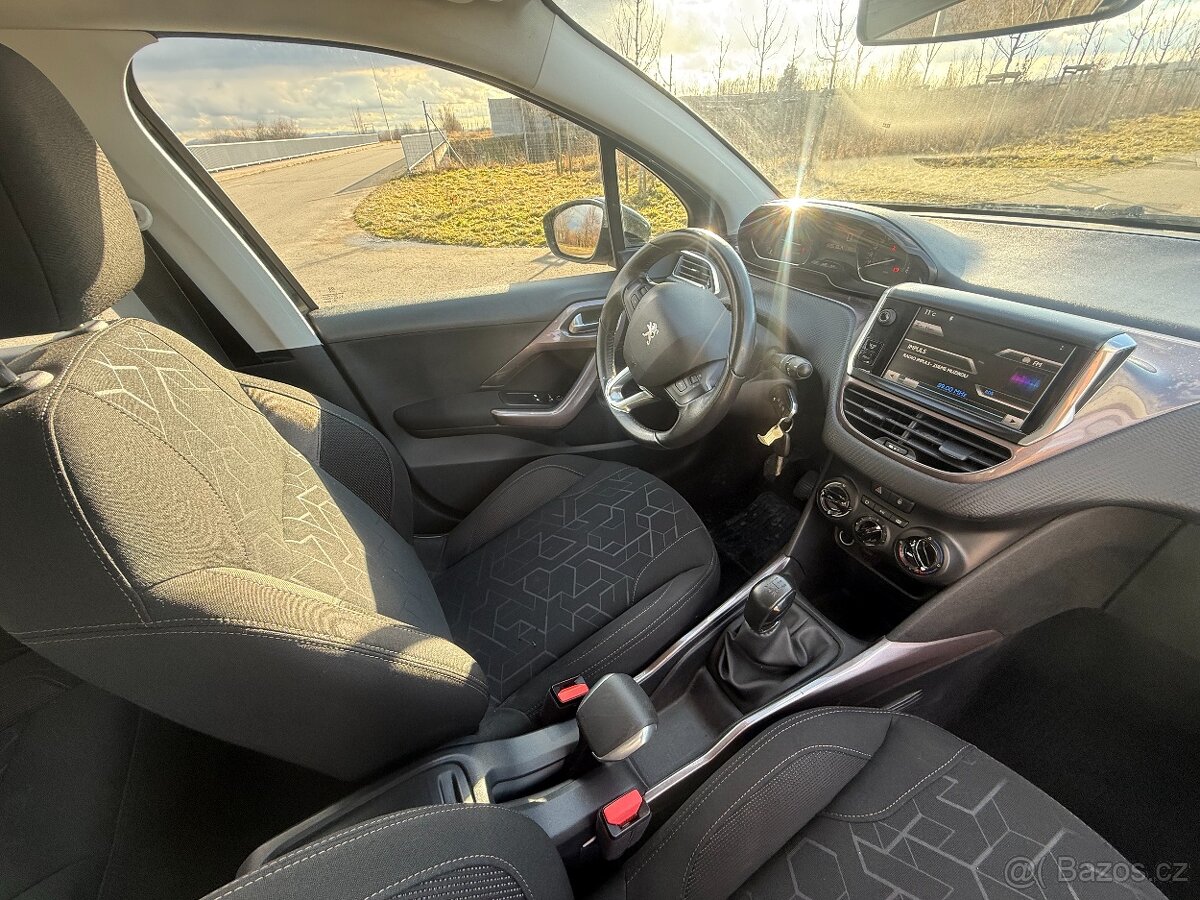 Peugeot 2008 1,2 benzin stk 05/2027 - 9