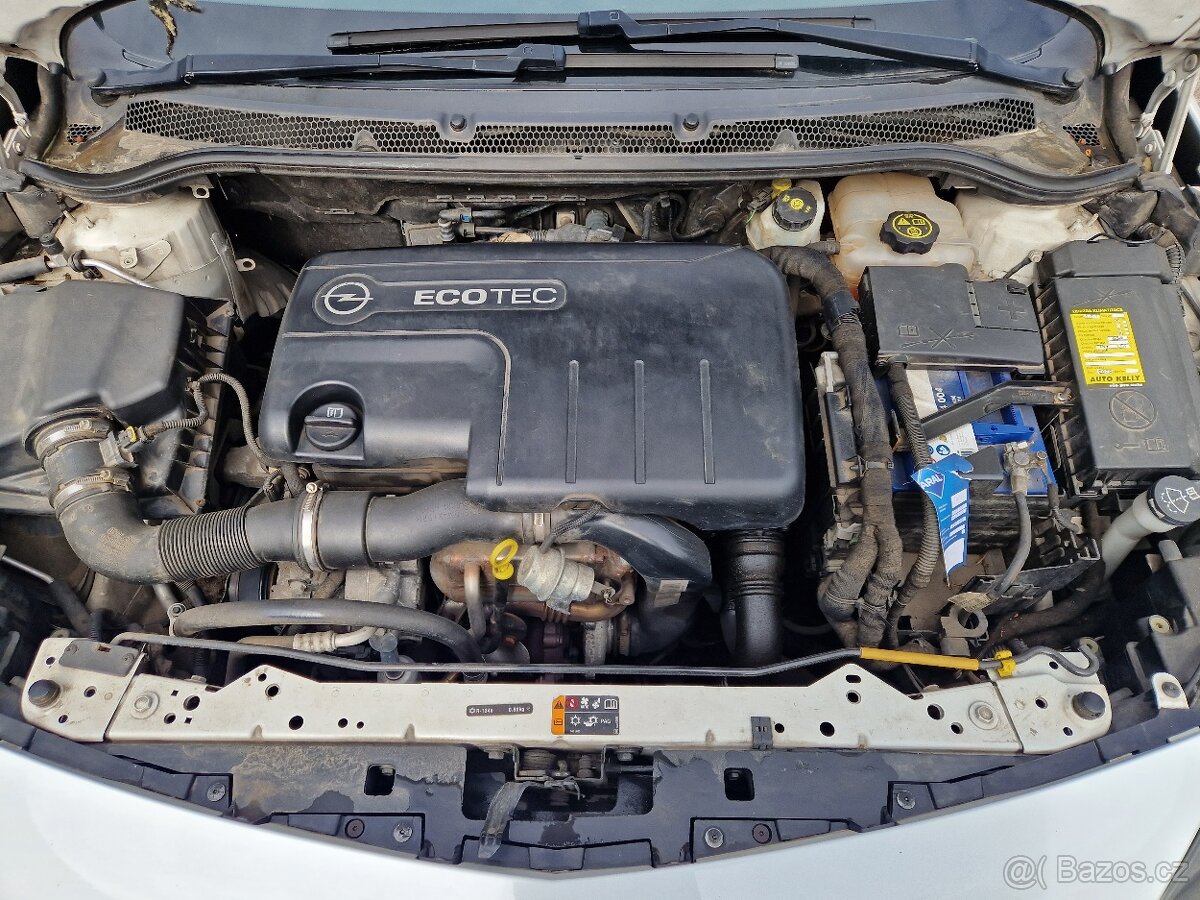 Opel Astra J sports Tourer 1.7 cdti - původ ČR - 2 majitel - 9