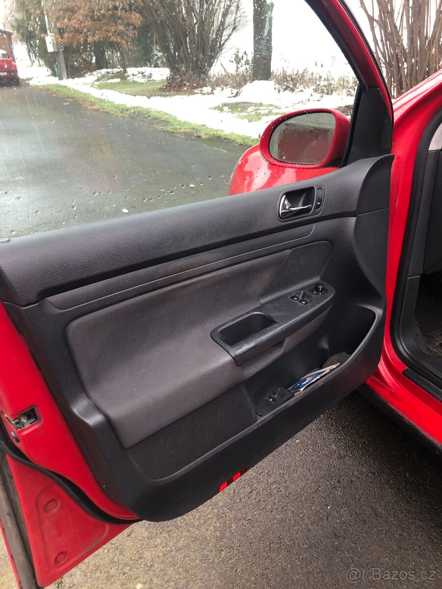 Volkswagen Golf Hatchback - 9