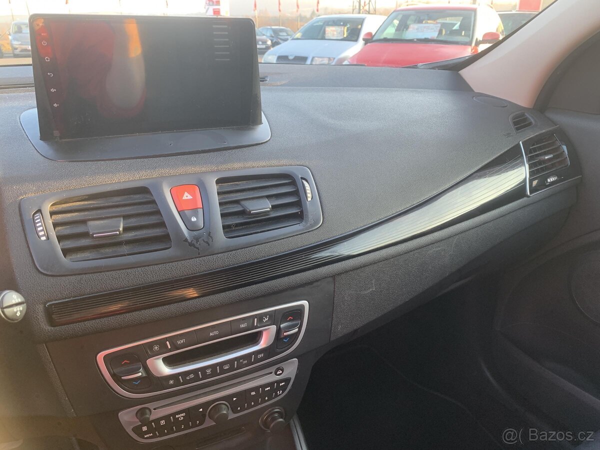 Renault Mégane 1.6i , 74 kW benzín, 2011 - 9