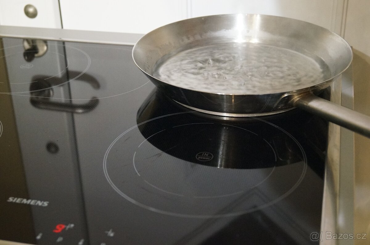 Nerezový vestavný sporák Siemens HE761560, lyžiny - 9