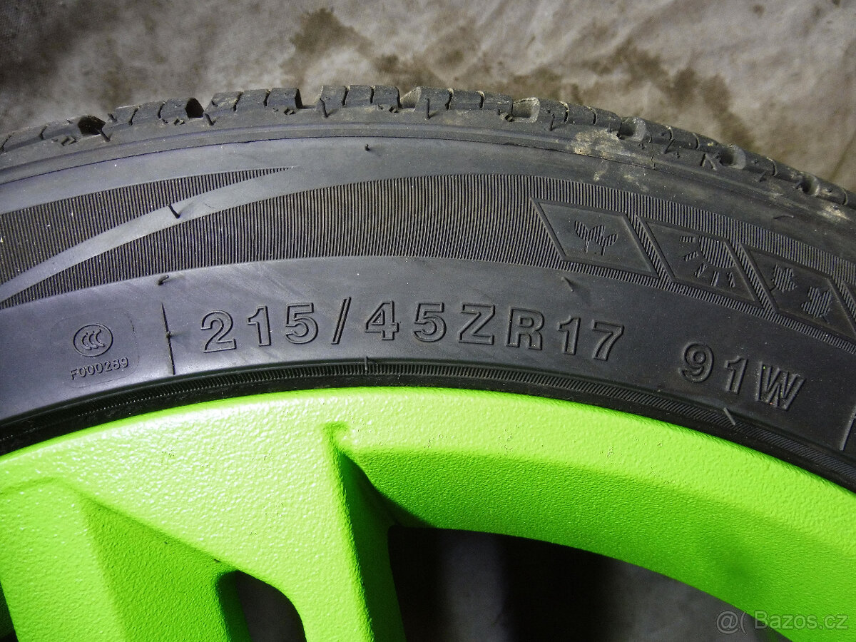 Prodám 4 ZIMNÍ/celorok. pneu TRACMAX 215/45/R17 rv:2024 - 9