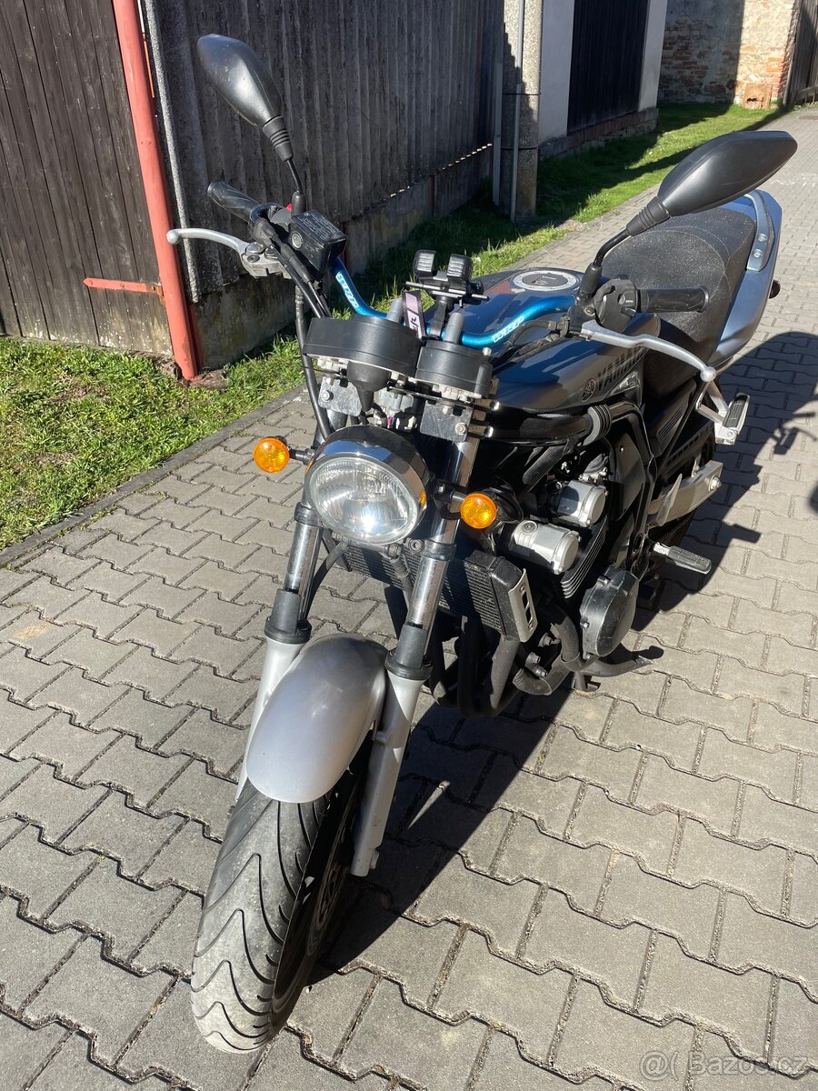 Yamaha FZS 600 - 9