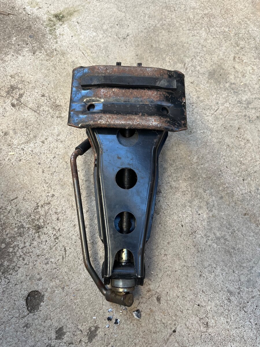 Nůžkový zvedák. - 9