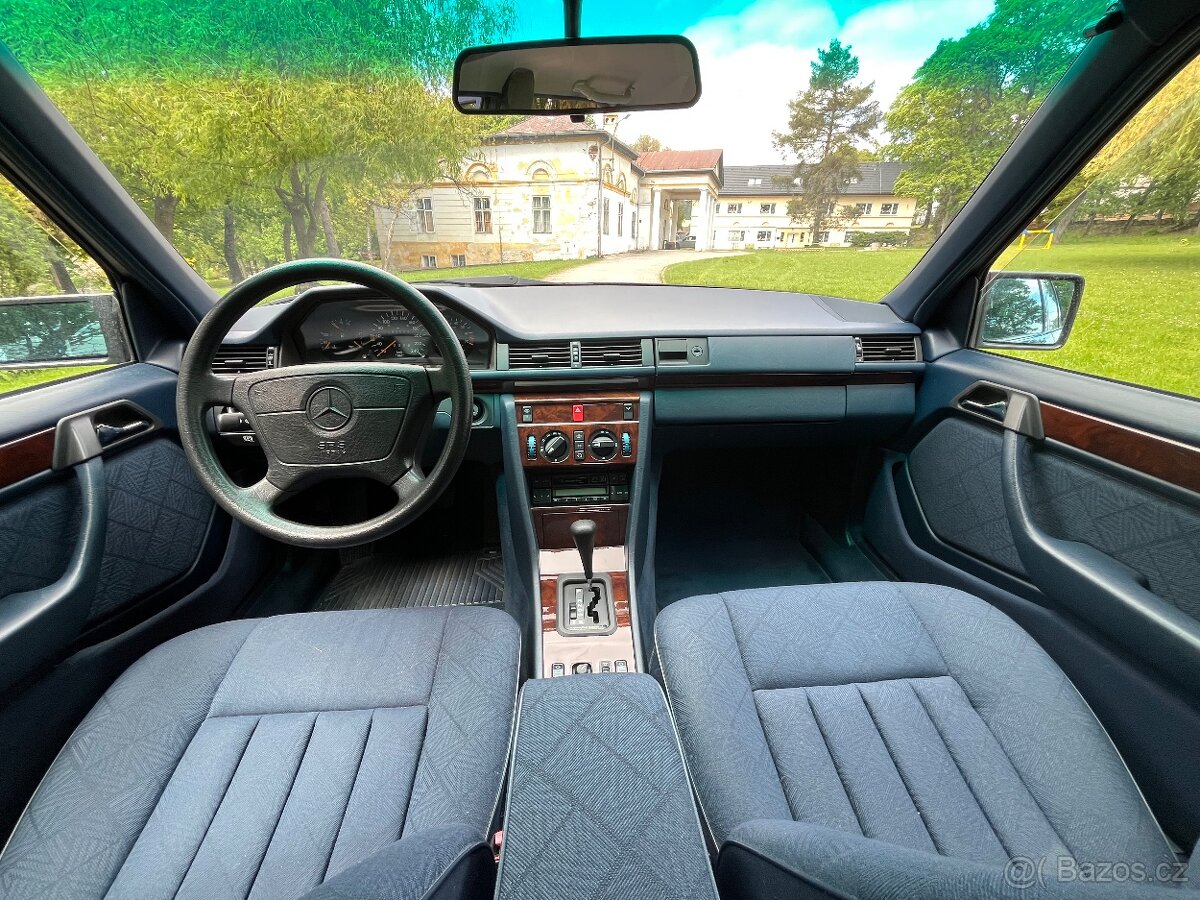 Mercedes W124 E220, Španielsko, 62666km - 9