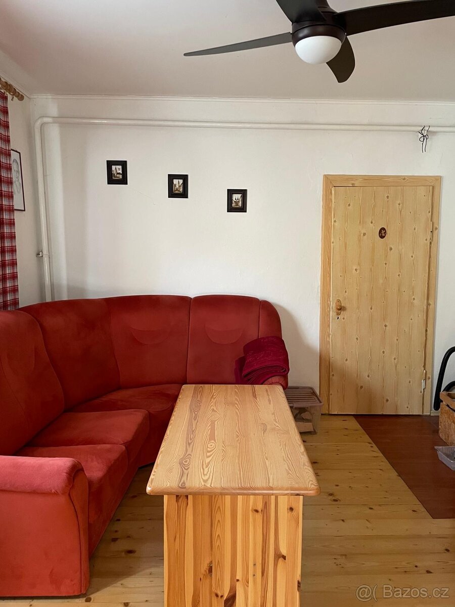 RD 5+1 Rakvice, CP 439 m2, sklep, dvůr - 9