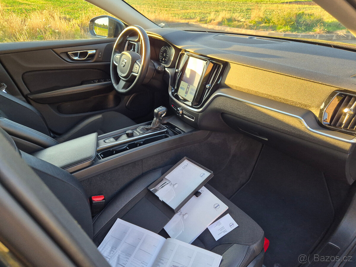 Volvo V60-150 PS-Kamera-Automat-Pravidelný servis TOP CENA - 9