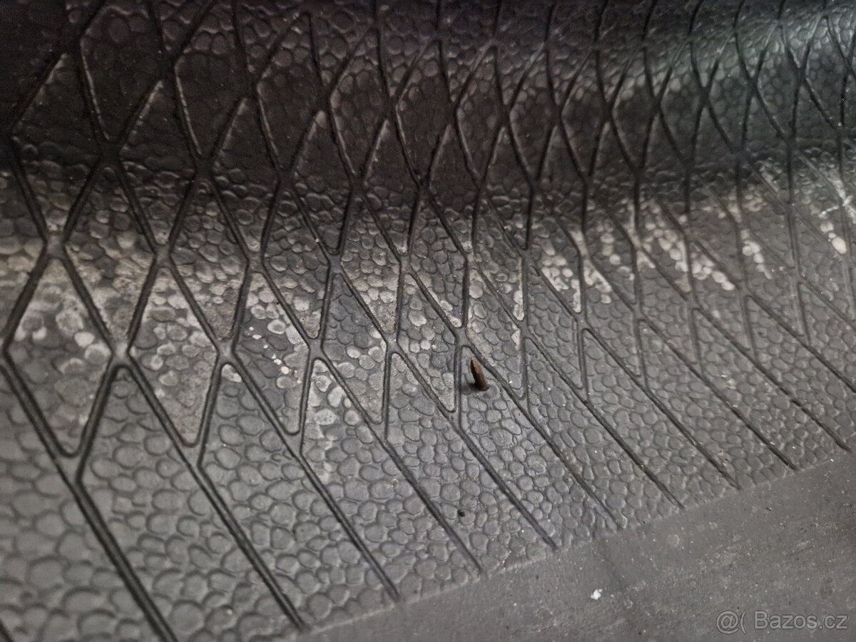 Letní pneu Goodyear 235/45/18 94W - 9