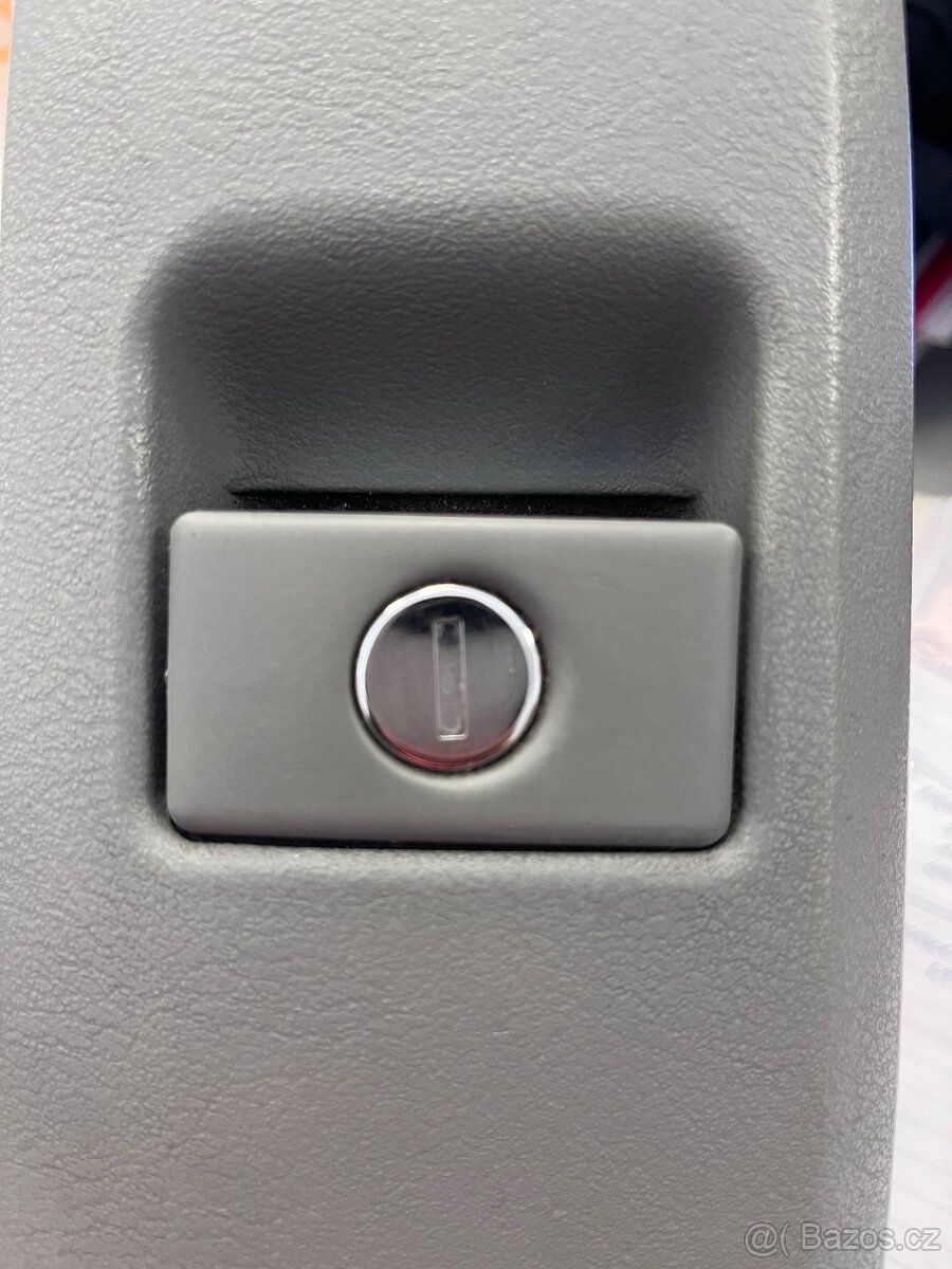 Vw T4 zamykací přihrádka - 9