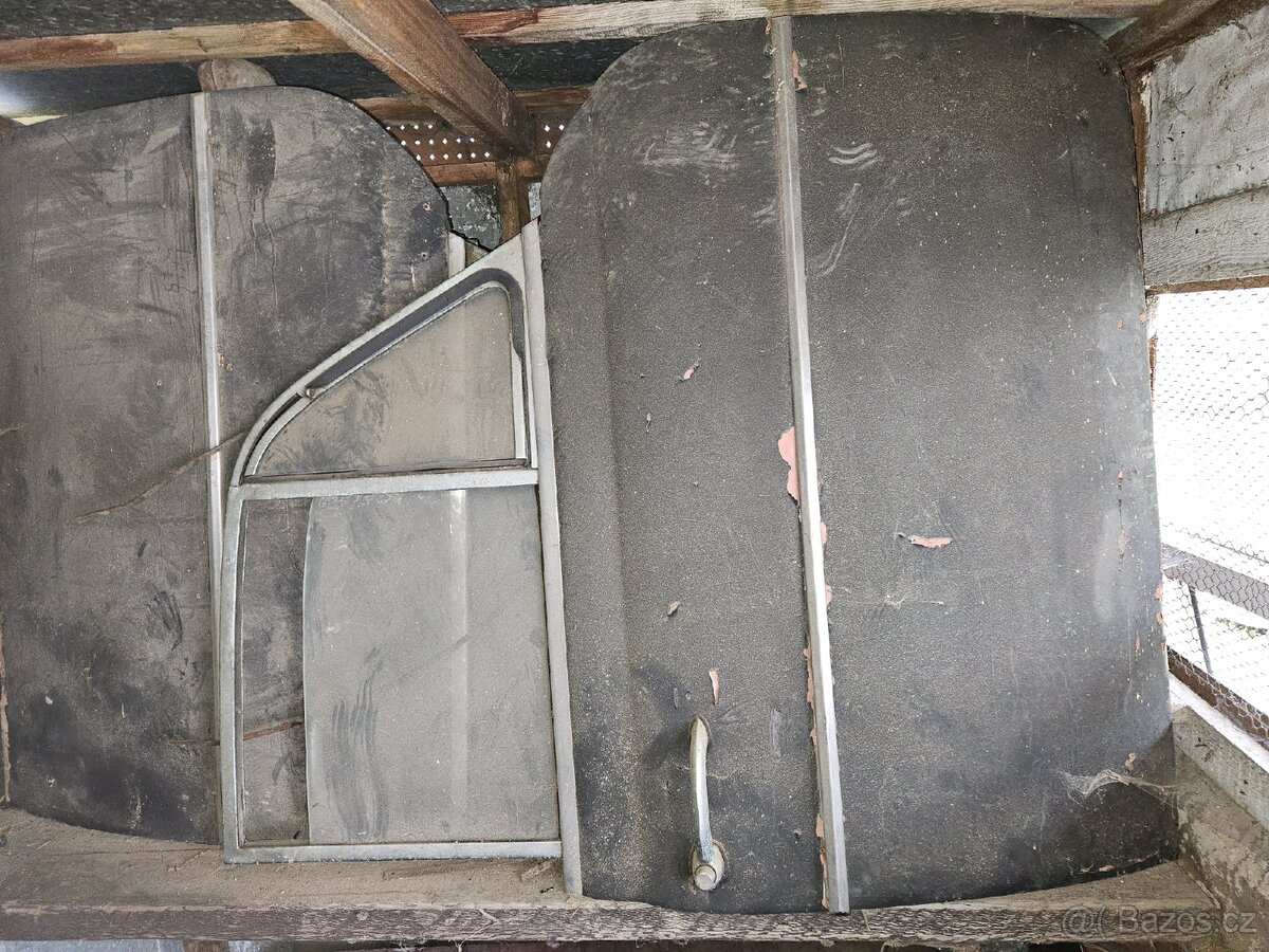 Tatra 603 dveře, rámy, nádrž - 9