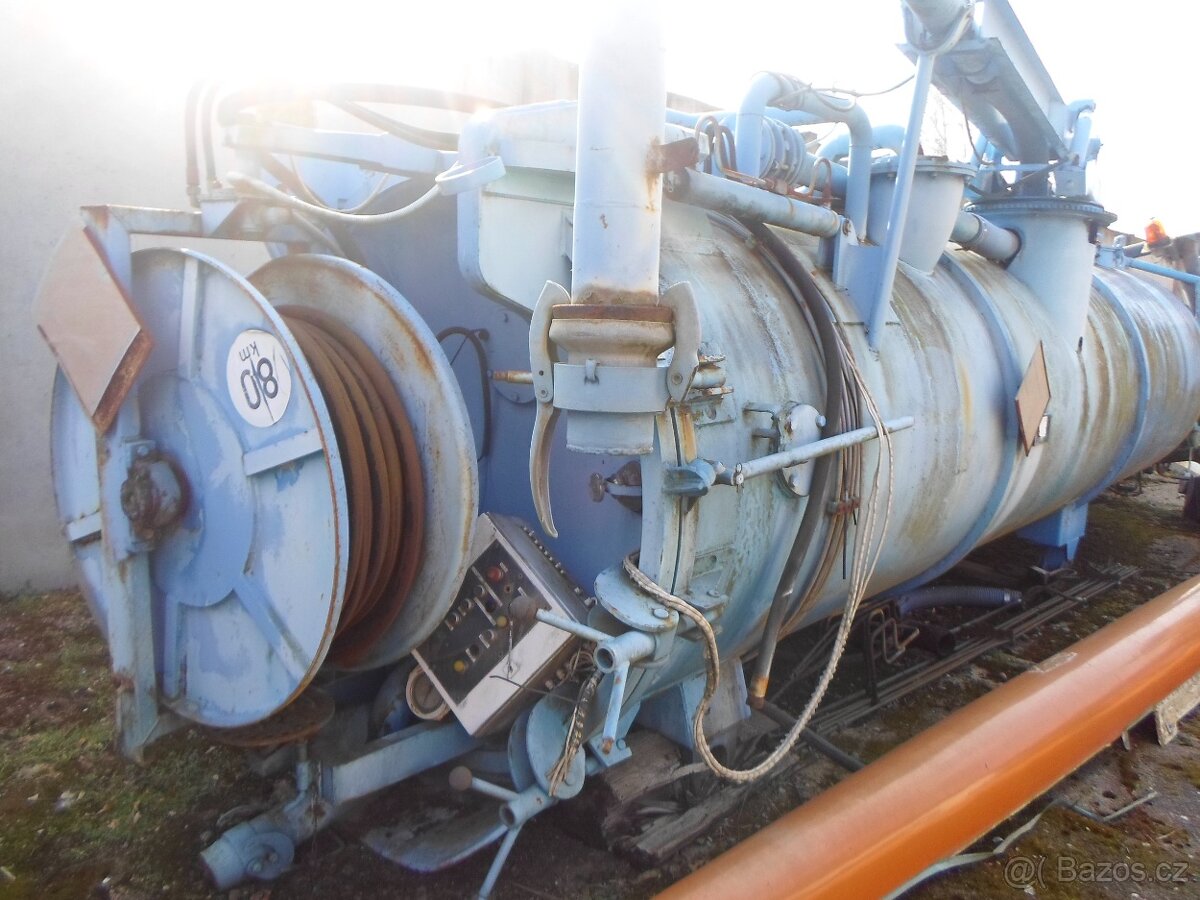 cisternová fekální nástavba - 9