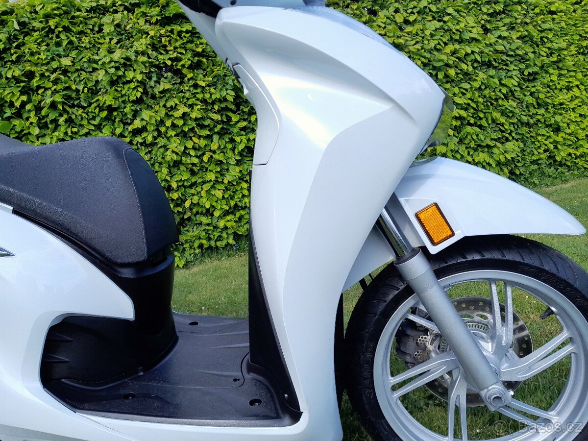 Honda SH 350i ABS - 9