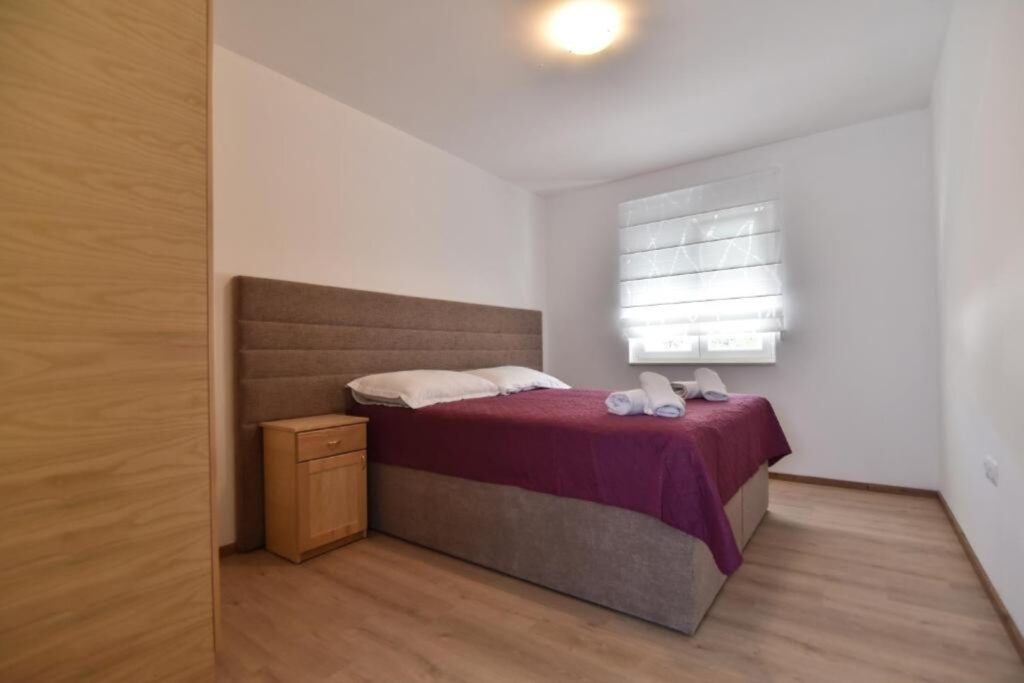 Chorvátsko-Krásny dom s veľkou záhradou, bazénom, saunou - 9