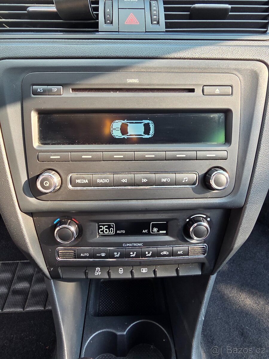 Škoda Rapid 1.2tsi, CZ, digi klima - 9