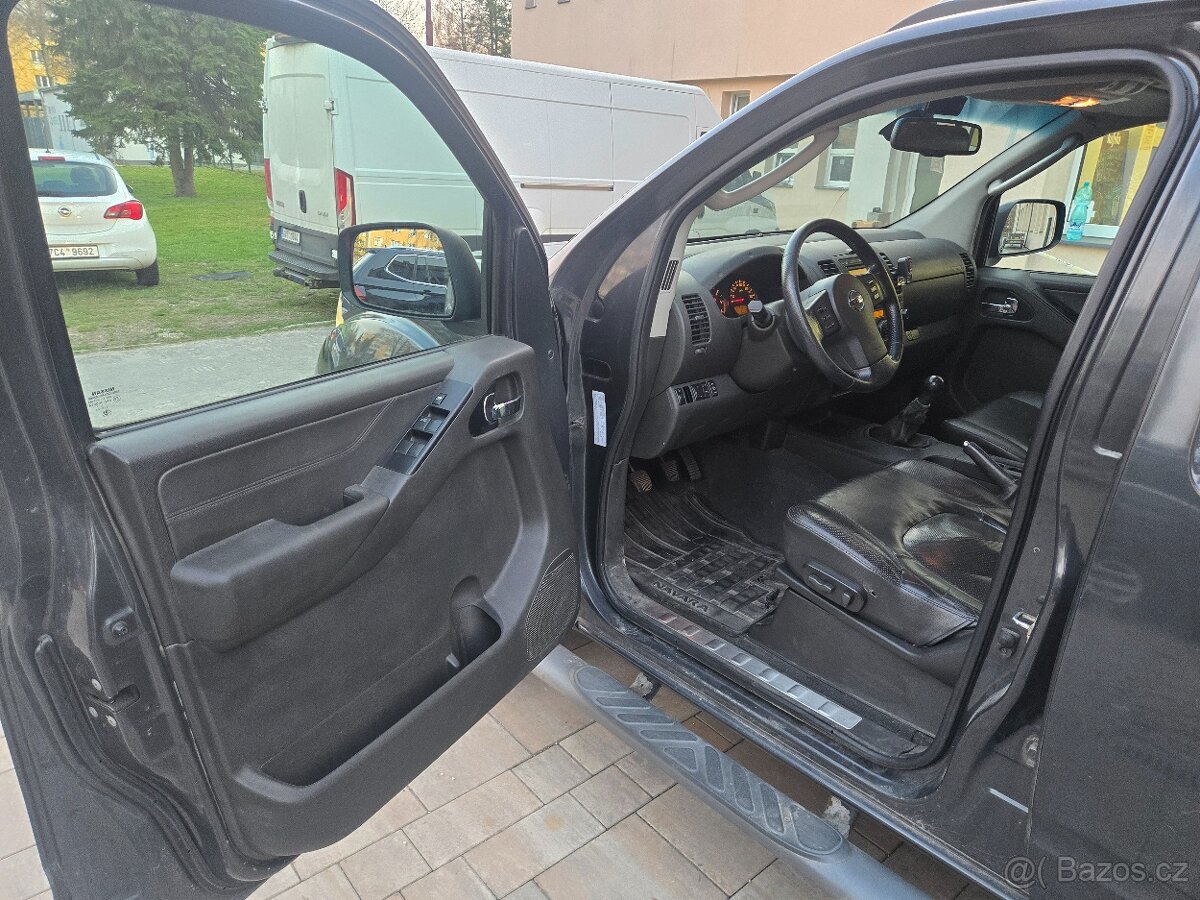 NISSAN NAVARA - 9