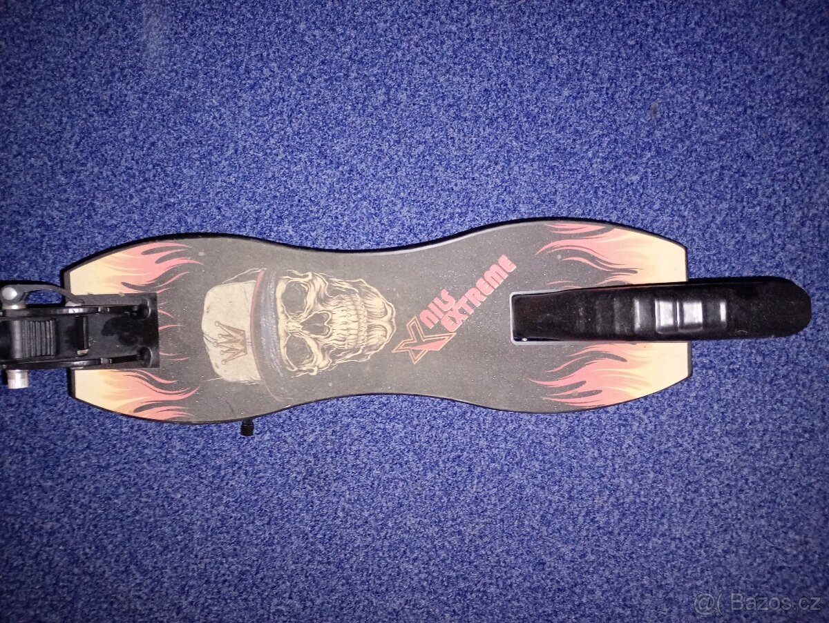 Koloběžka Nils Extreme top stav - 9