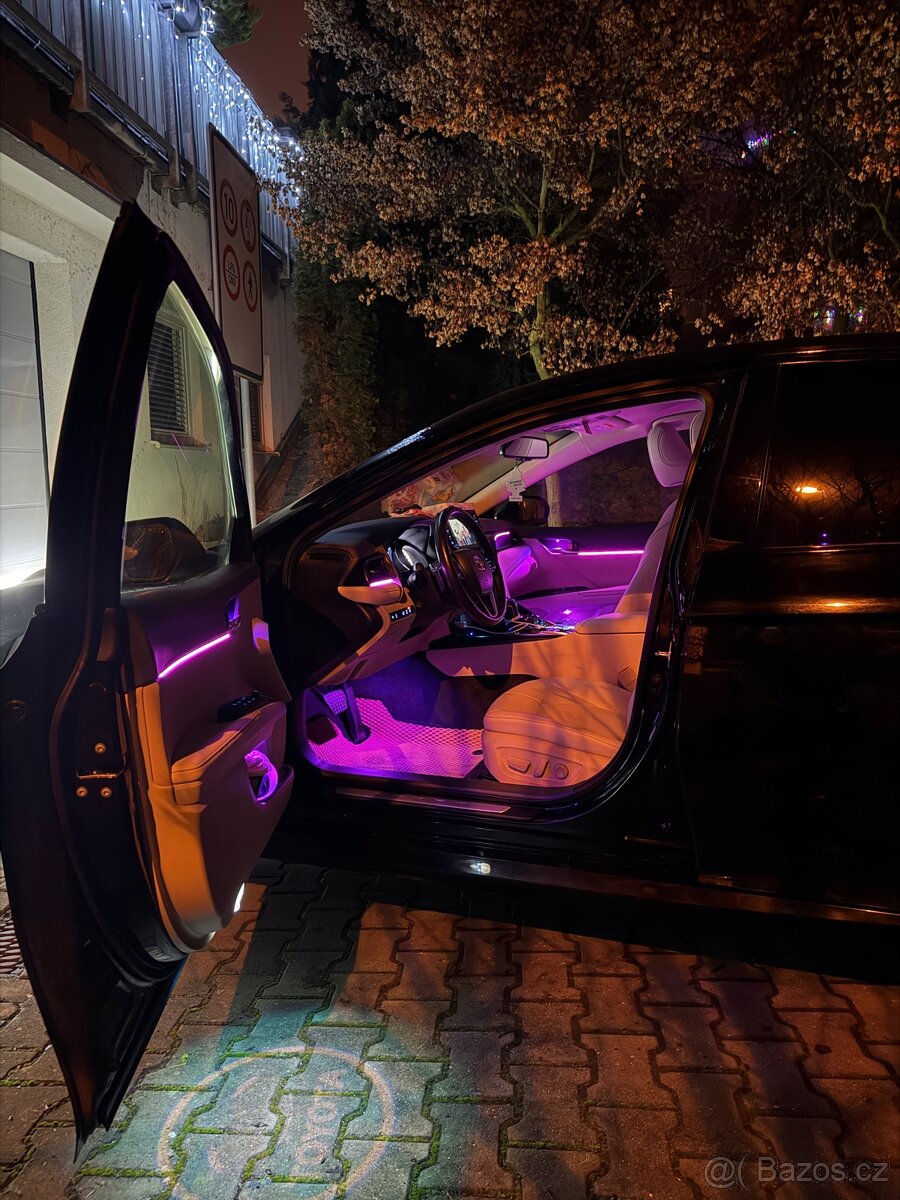 Do pronájmu Toyota Camry - 9