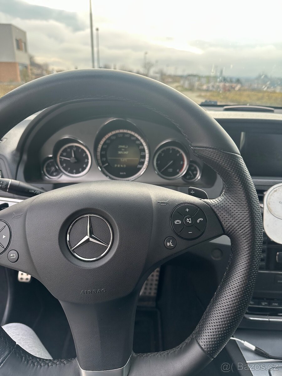 Mercedes Benz E coupe 350cdi, AMG paket, 170kW, 2. Majitel - 9